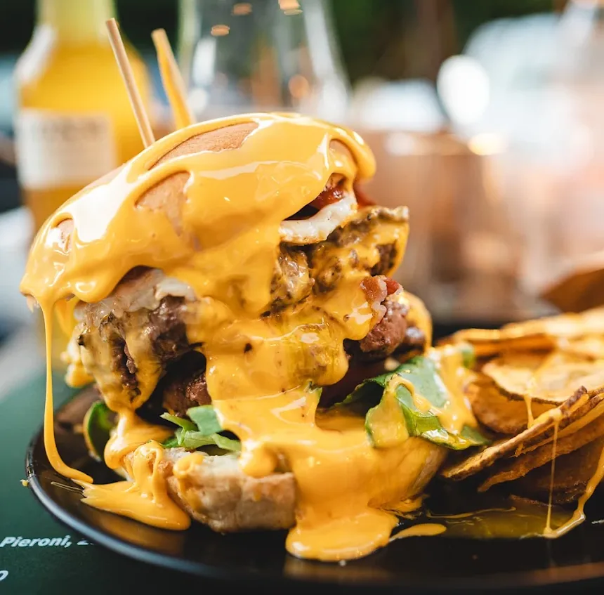 Hamburger di beef toscano con cheddar fuso